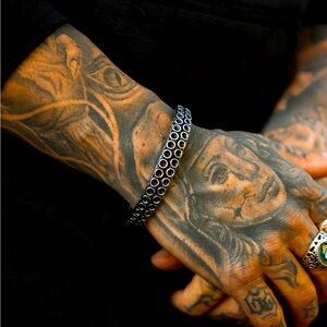 Relents Betrayal - Kraken bracelet